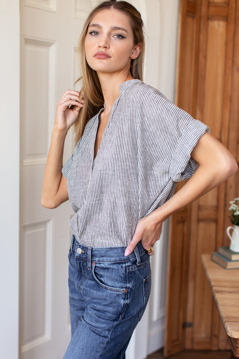 Artist Buttondown - Charcoal Stripe