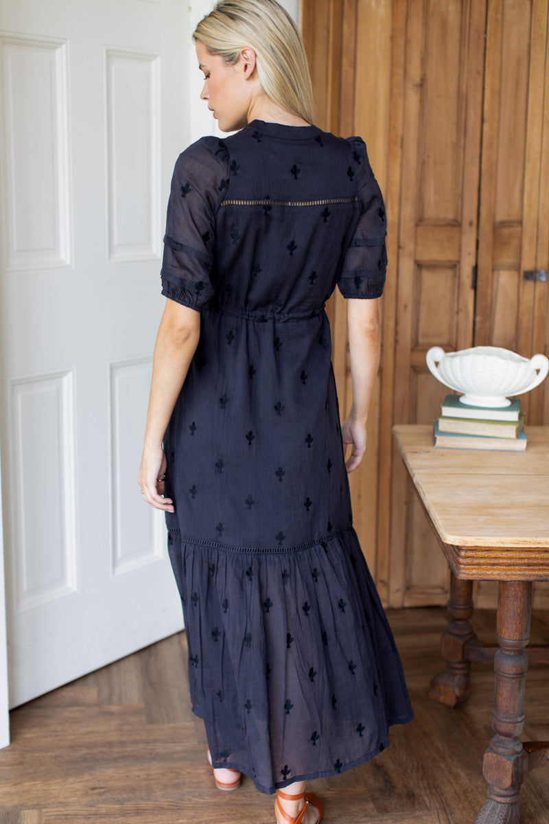 Lucy 4 Short Sleeve Dress - Embroidered Clover Midnight