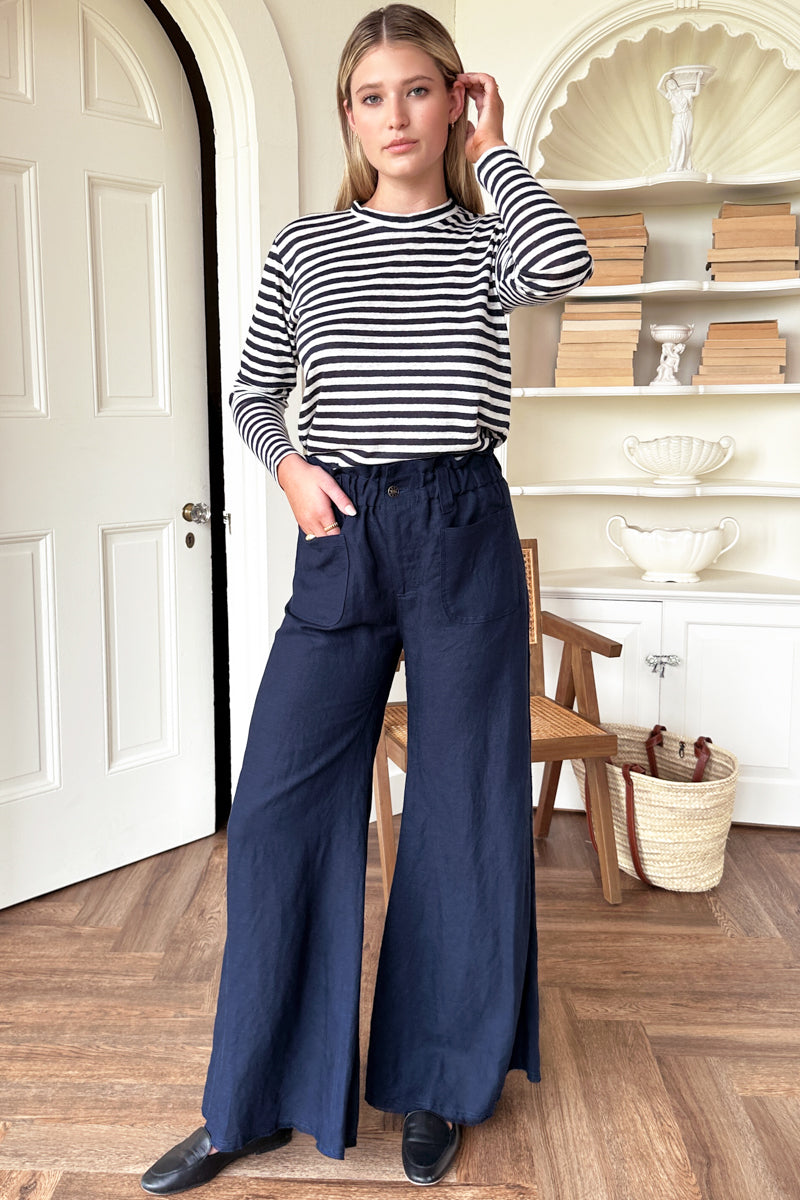 Essential Crew - Thin Navy Stripe