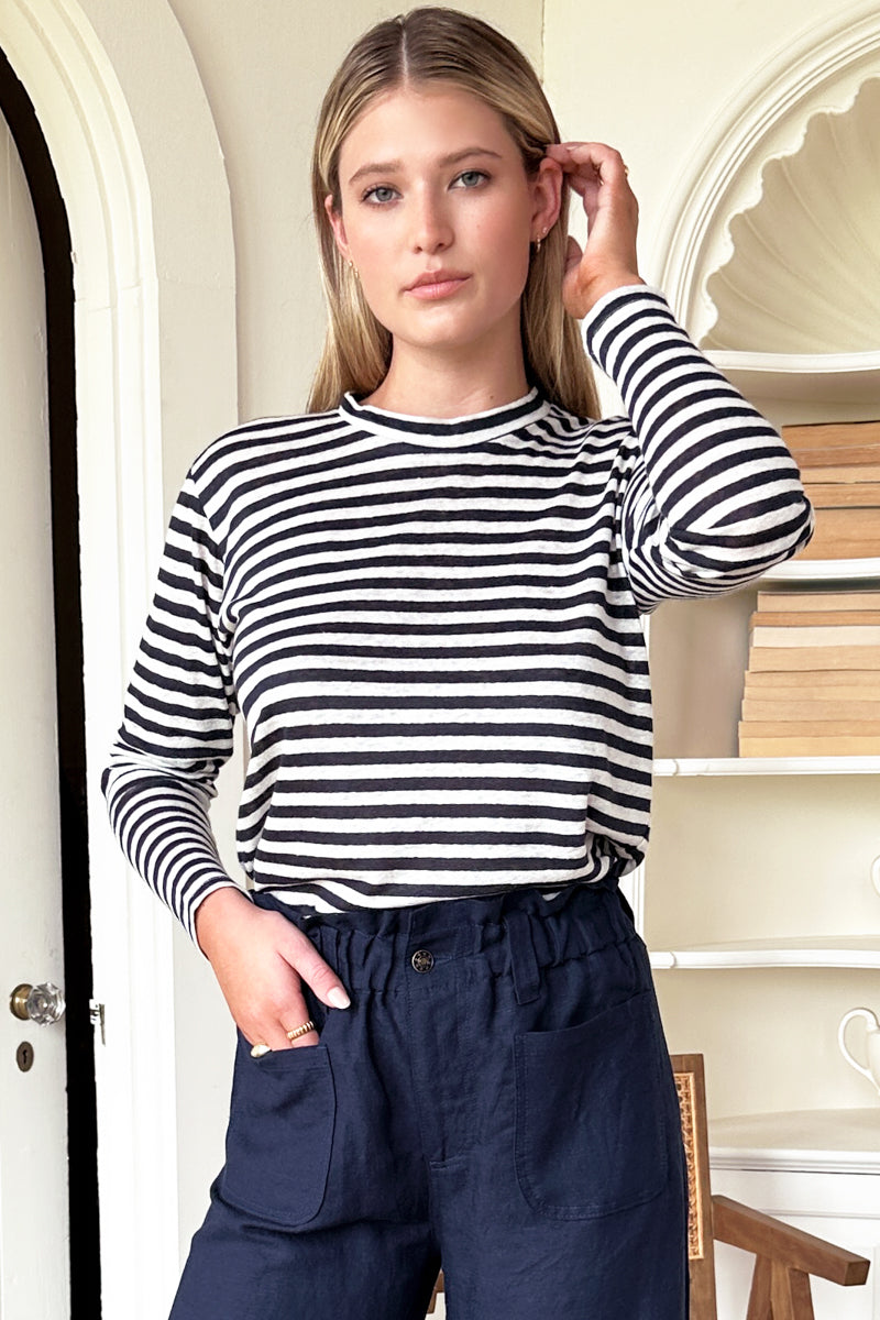 Essential Crew - Thin Navy Stripe