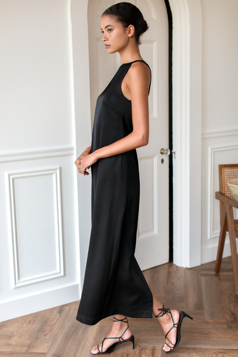 Cut In Shift Maxi Dress - Black