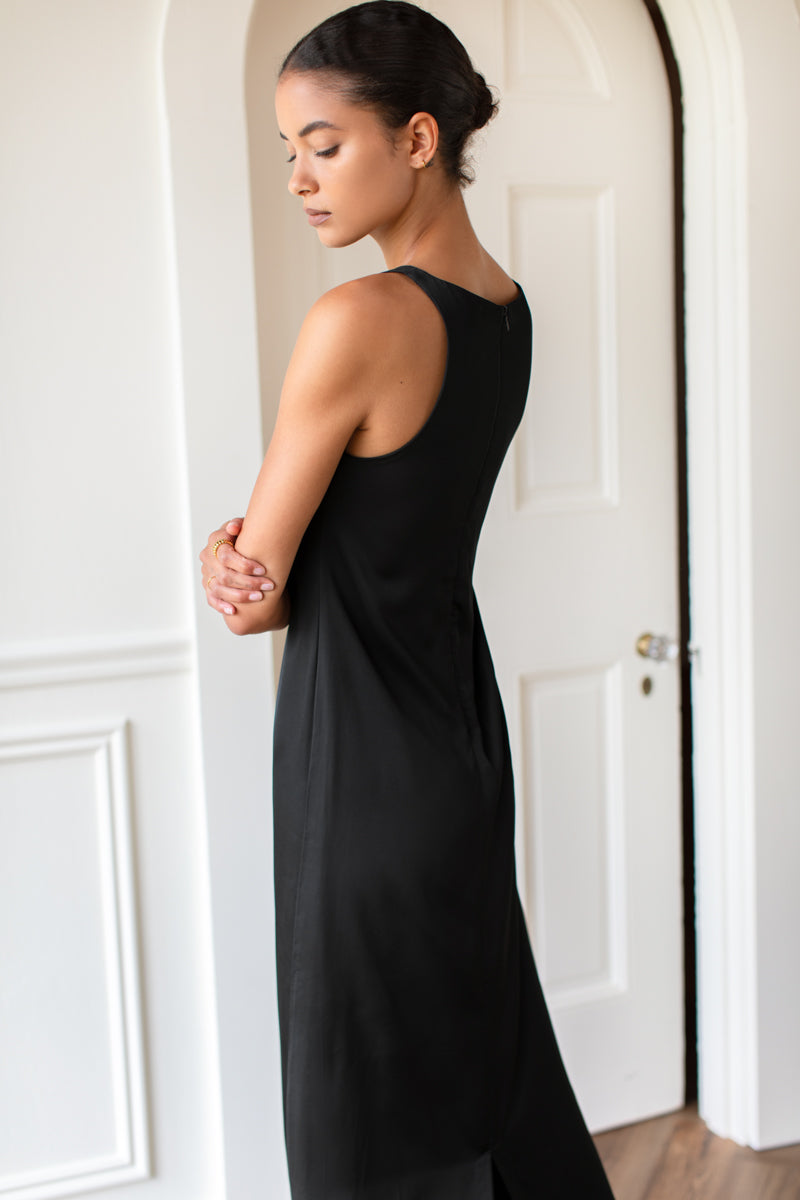 Cut In Shift Maxi Dress - Black