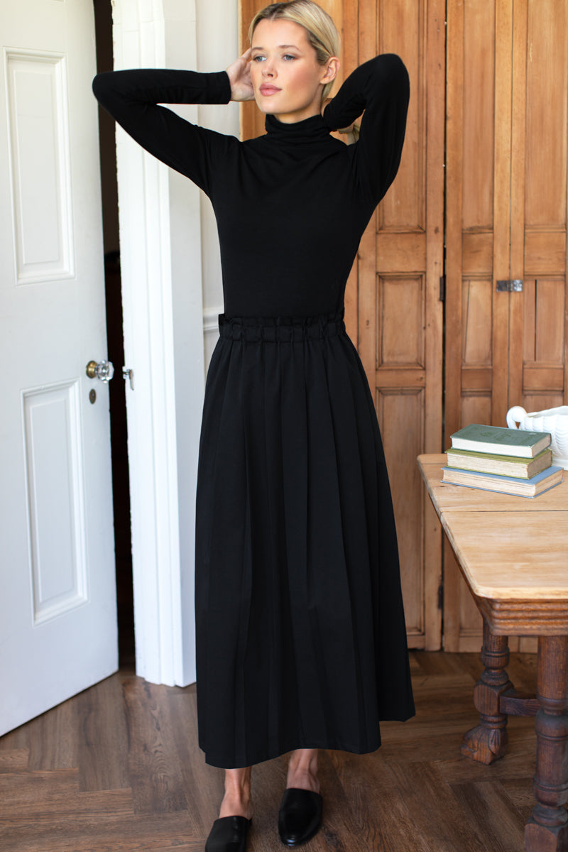 Soft Pleated Maxi Skirt - Black Swan