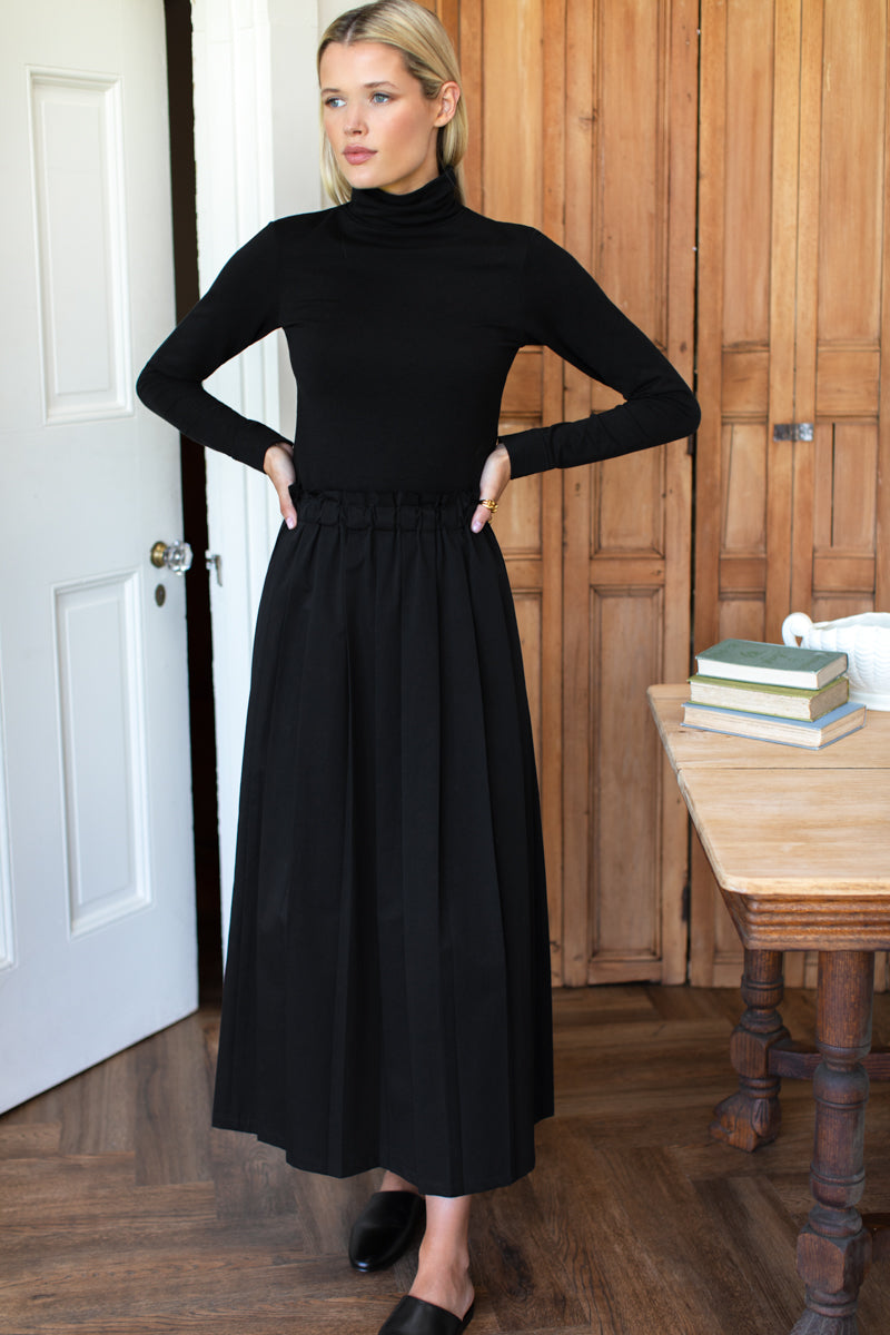 Soft Pleated Maxi Skirt - Black Swan