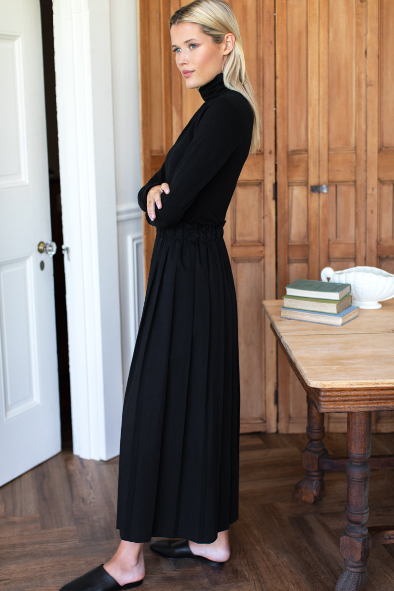 Soft Pleated Maxi Skirt - Black Swan