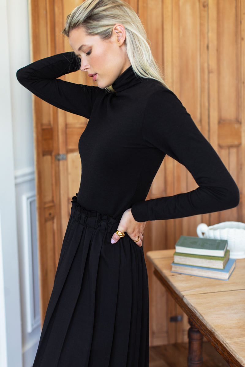 Soft Pleated Maxi Skirt - Black Swan